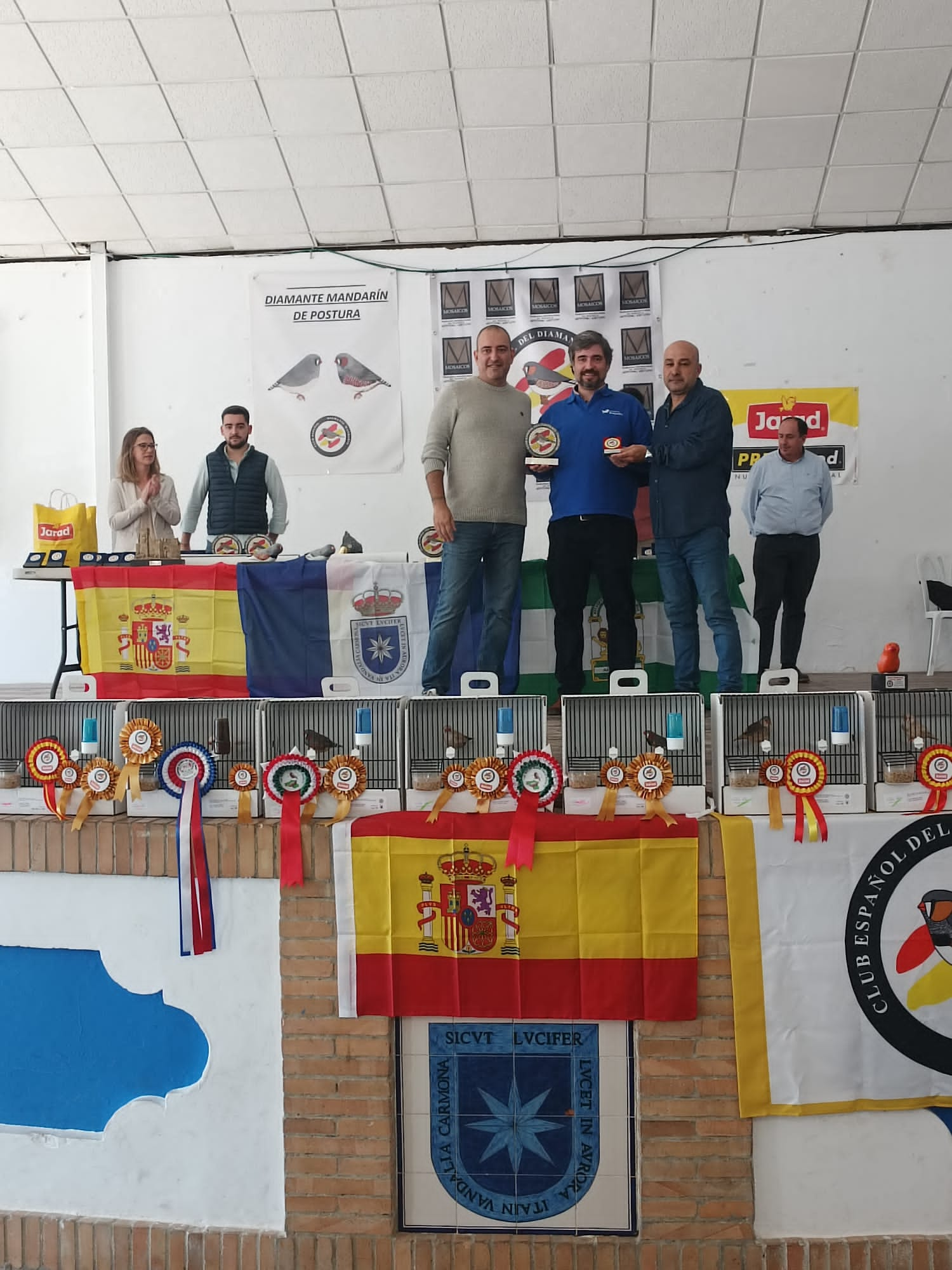 Mandarins Brogueira a receber um dos troféus no IX Monográfico do Clube Espanhol do Diamante Mandarim